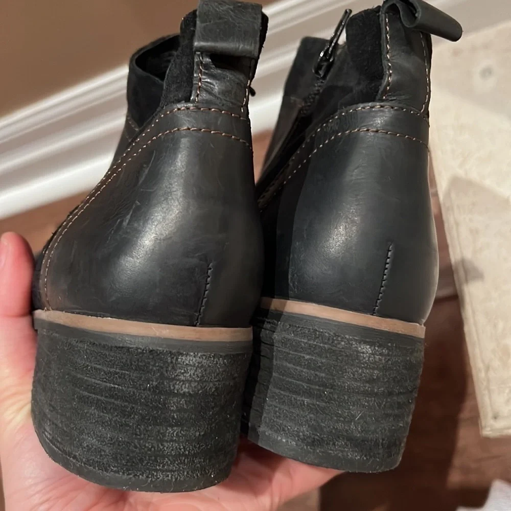 KORKS | Black Leather Heeled Booties NWOT - Picture 5 of 7